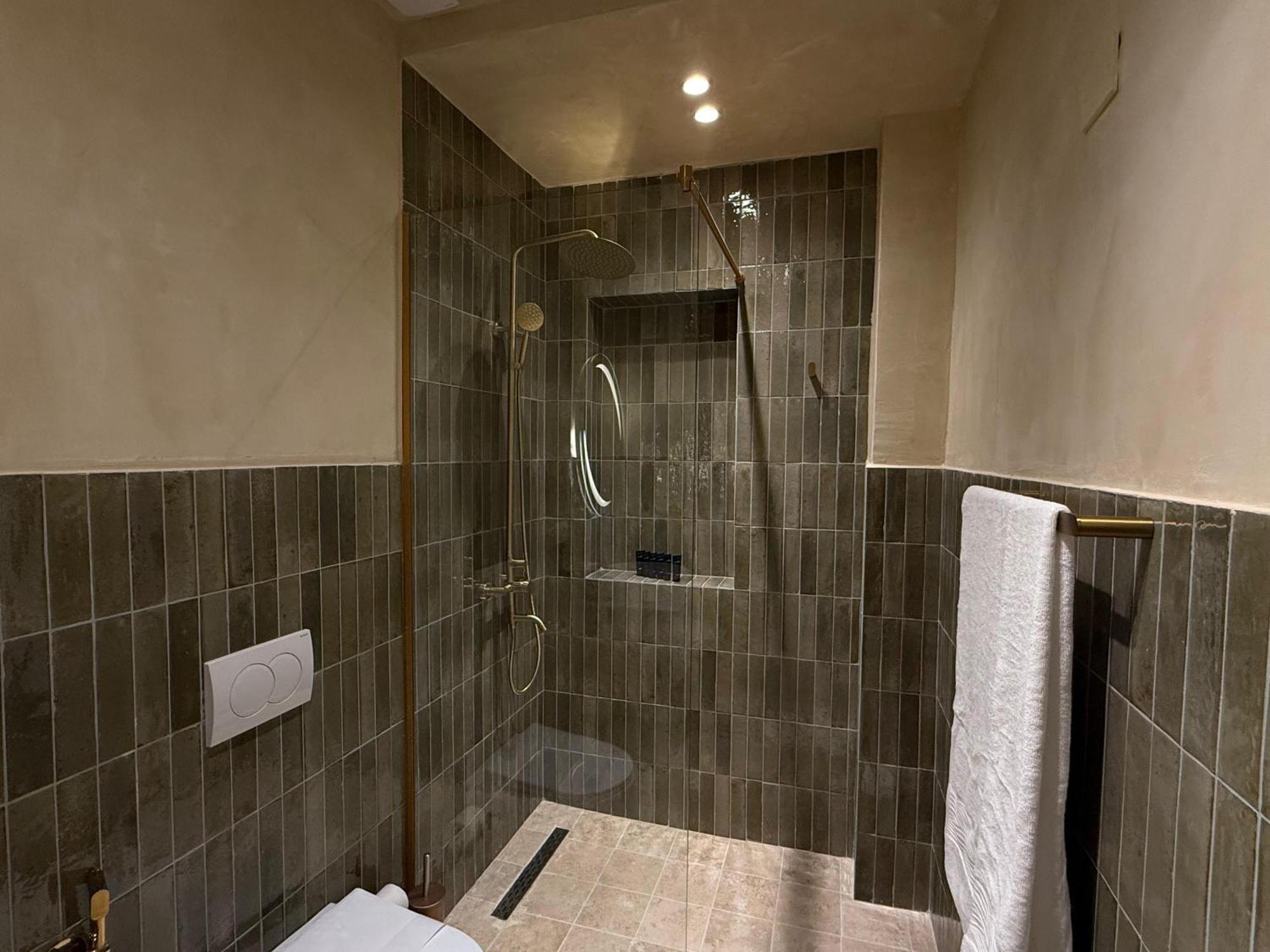 Vater Apartments Tirana Esterno foto