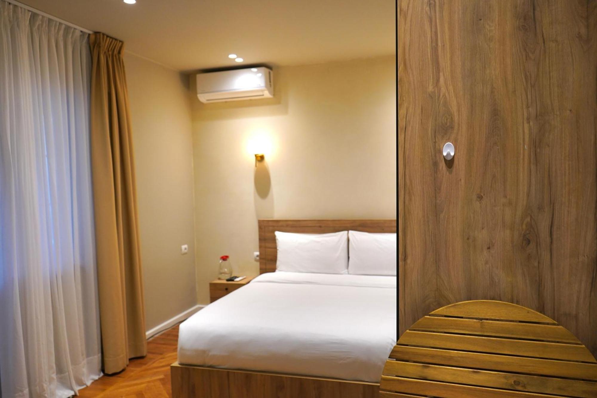 Vater Apartments Tirana Esterno foto
