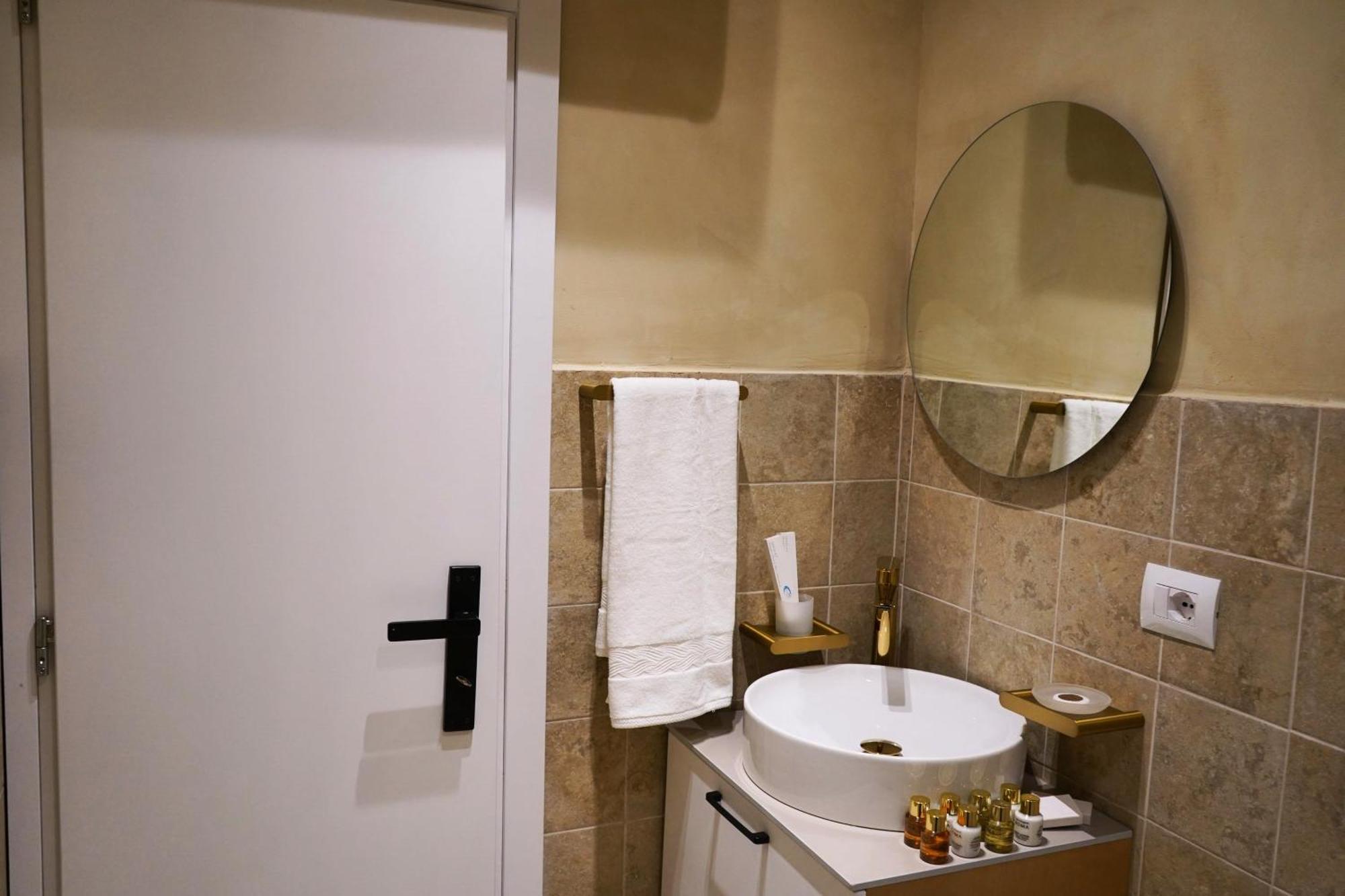 Vater Apartments Tirana Esterno foto